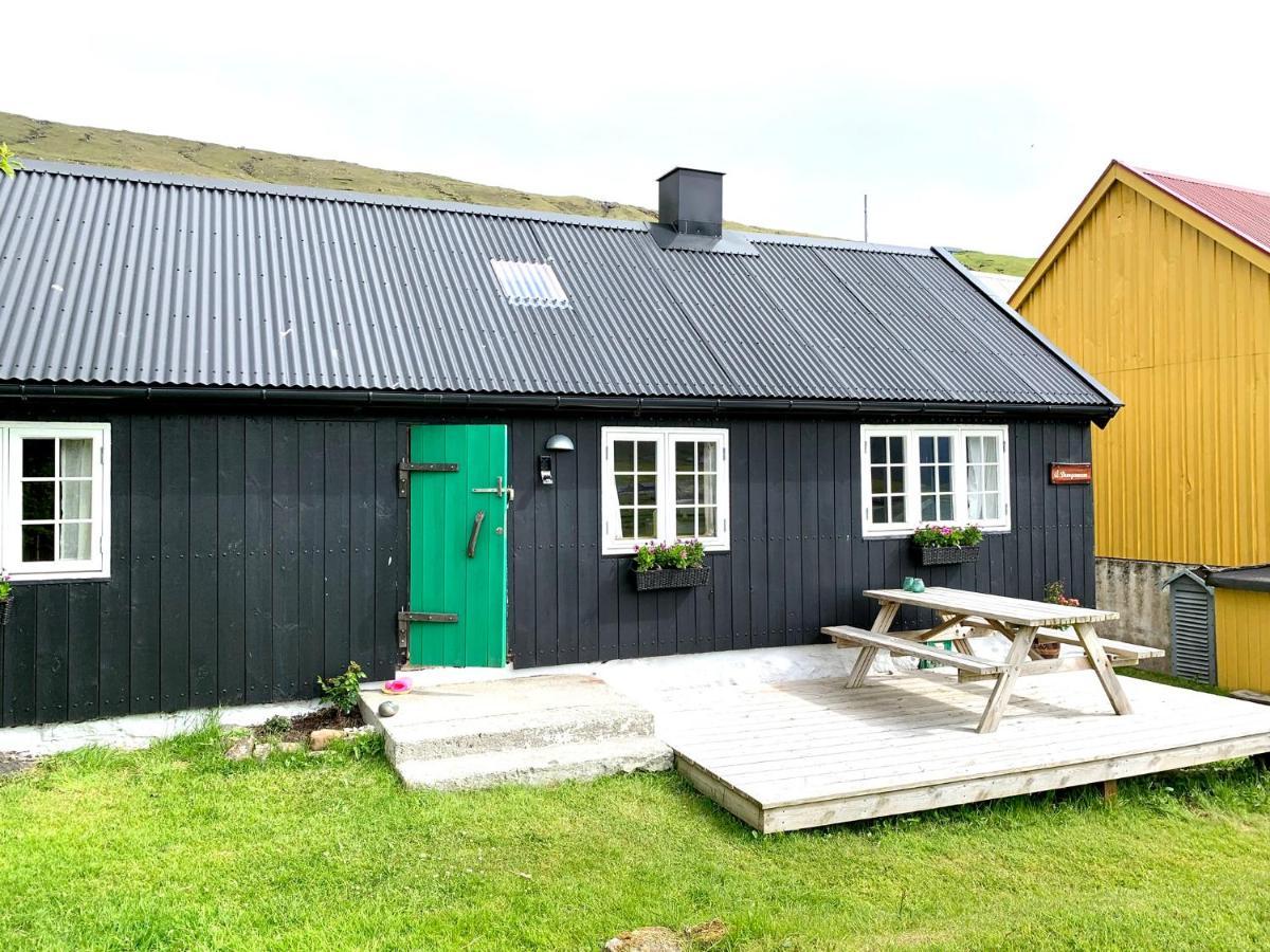 Charming Old Style Shanty Hvalba Esterno foto